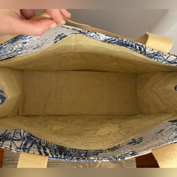 NEW Dior Around The World Lt’d Ed Large Straw Tote with Removable Hard Bottom - Picture 3 of 9